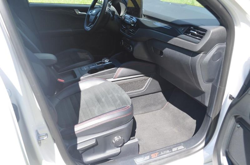 Ford Kuga (2020) ST Line X - fotka 37 z 42