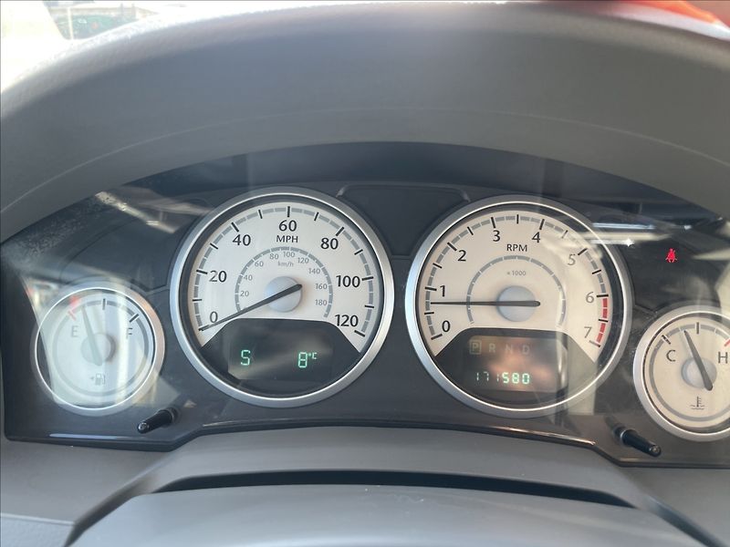 Chrysler Town & Country 3,8 i V6 RT LPG Automat 7míst - fotka 18 z 34