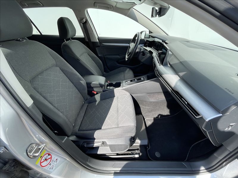 Volkswagen Golf Variant 1,5 eTSI DSG Life Kamera+KESSY - fotka 17 z 23