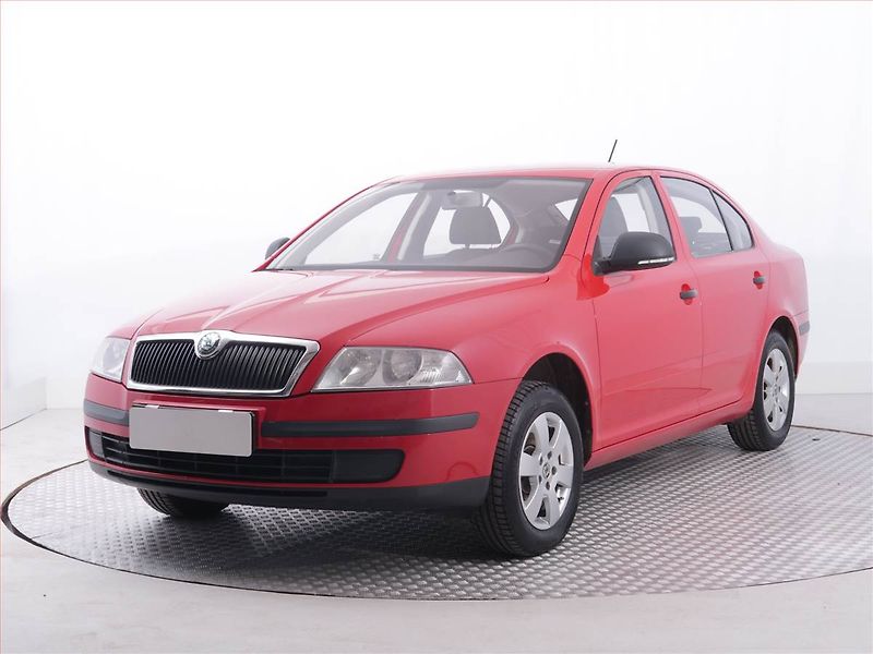 Škoda Octavia (2011) 1.6, Park. senzory - fotka 2 z 15