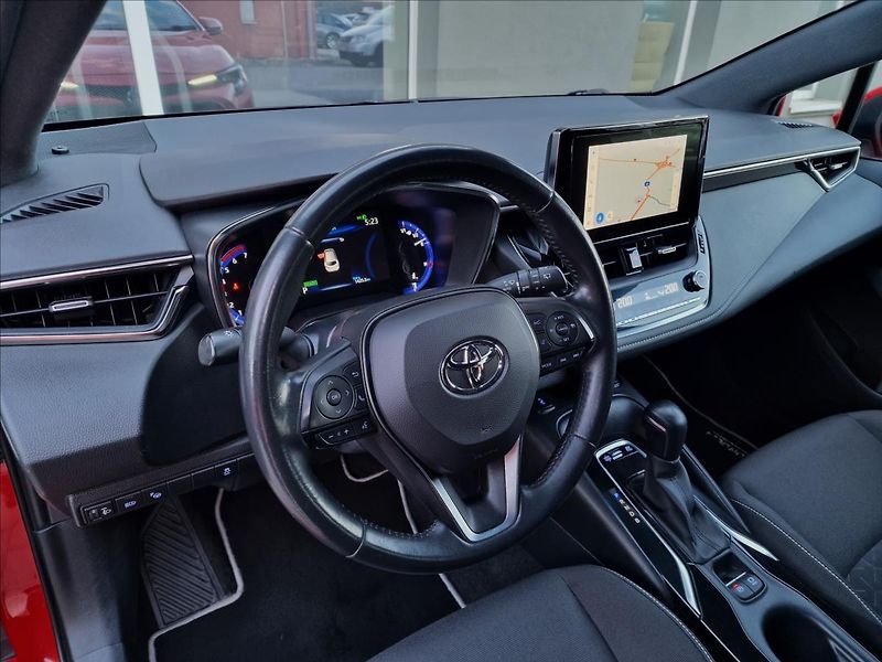 Toyota Corolla 1.8 Hybrid Comfort, ČR,1.Maj. - fotka 20 z 46