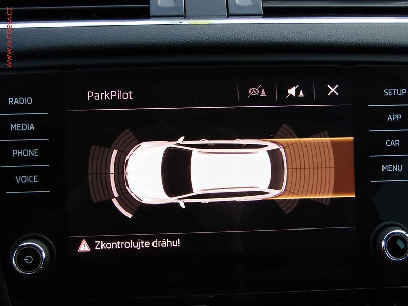 Škoda Octavia (2017) 2.0 TDi 4x4, ČR, Style, DSG - fotka 18 z 19