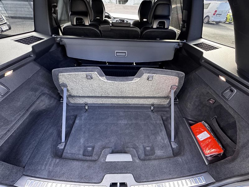 Volvo XC90 B5 AWD(nafta) R-DESIGN+ kola  - fotka 22 z 39