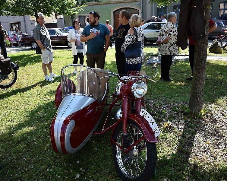Nablýskaní veteráni projížděli v sobotu celým jihem Prostějovska. Konala se zde tradiční Veterán rallye. 17.6. 2023