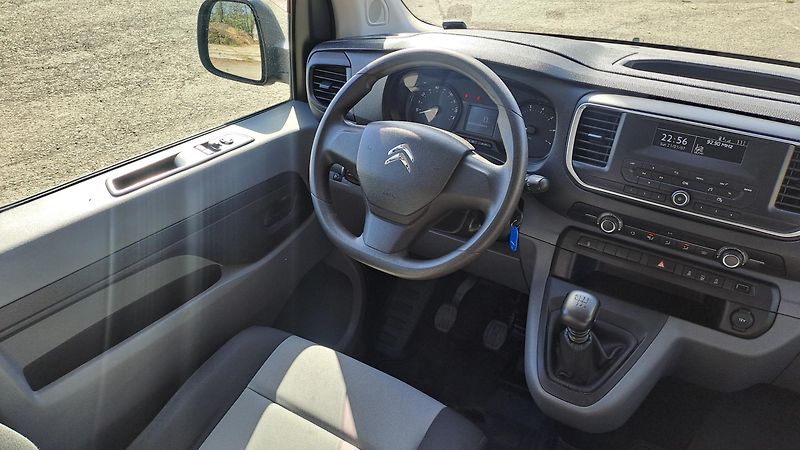 Citroën Jumpy XL 1.5 BlueHDi 120 S&S 9 míst - fotka 16 z 26