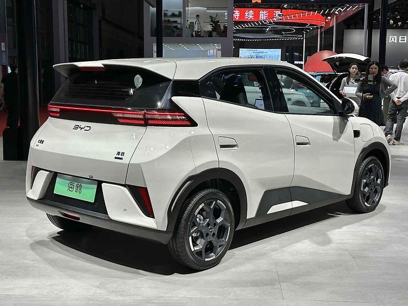 Čínský osobní automobil BYD Seagull z roku 2023.