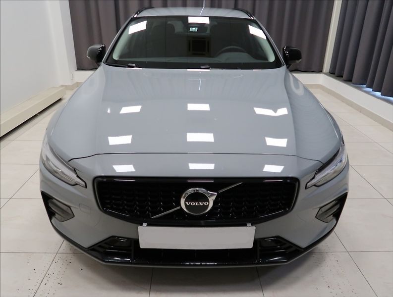 Volvo V60 2,0 B4 AT PLUS NAVI KAMERA ČR - fotka 2 z 24
