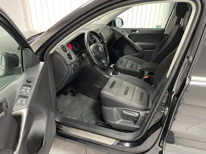 Volkswagen Tiguan 2.0 TDi 4x4 AT ČR SER. WEBASTO - fotka 19 z 24