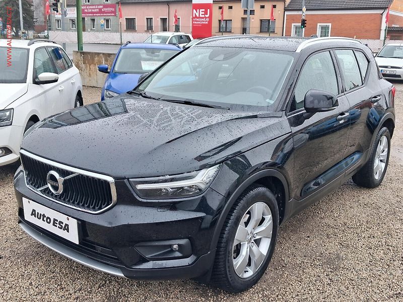 Volvo XC40 (2020) 1.5T, Momentum, AT - fotka 3 z 23
