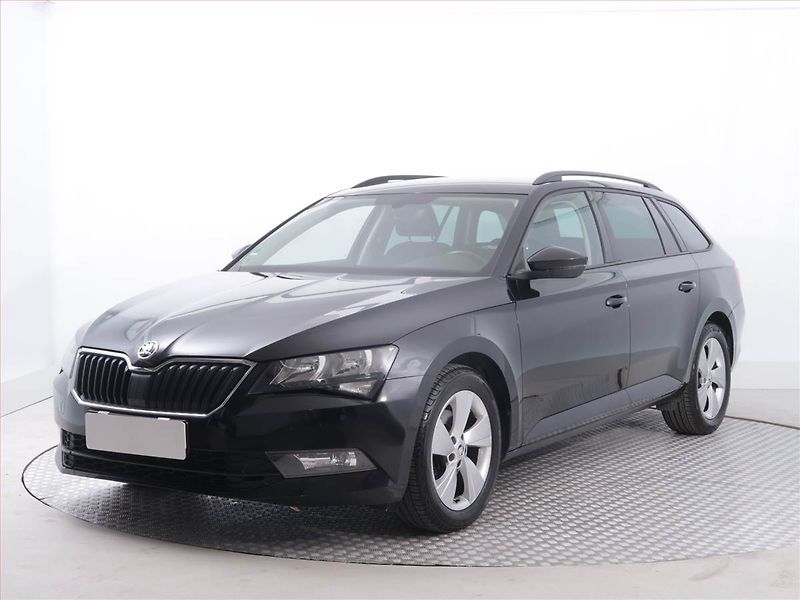 Škoda Superb (2017) 1.4 TSI, Tempomat - fotka 2 z 19