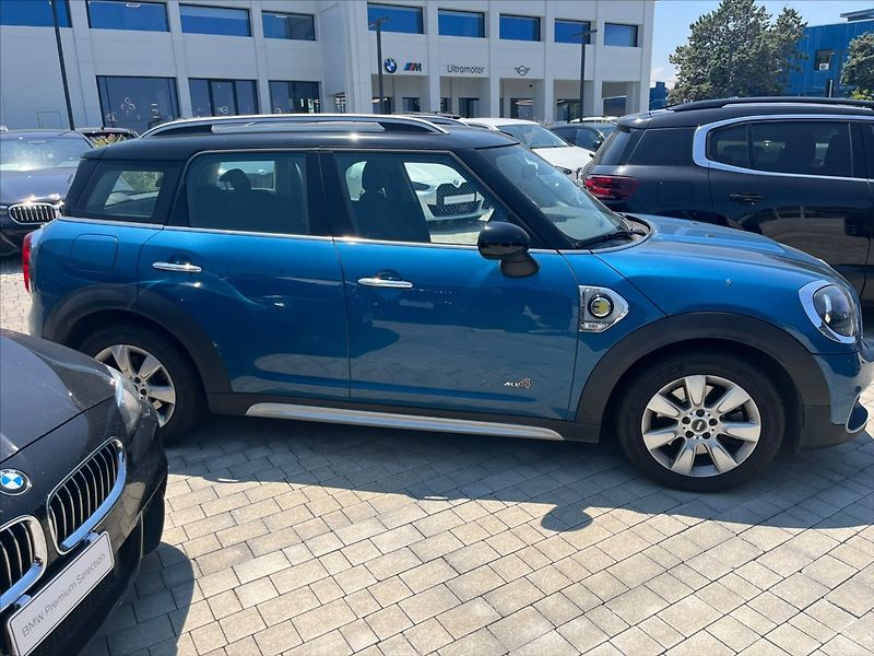 Mini Countryman 1,5 SE ALL4 AUT. HEV 165kw DPH - fotka 2 z 7