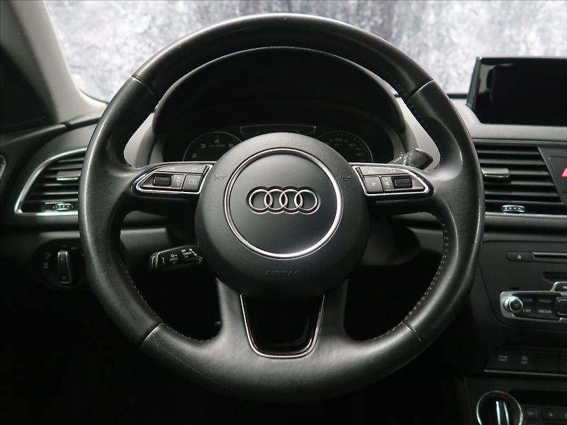 Audi Q3 2,0 TFSi 162 KW S-tronic Quatt - fotka 21 z 29
