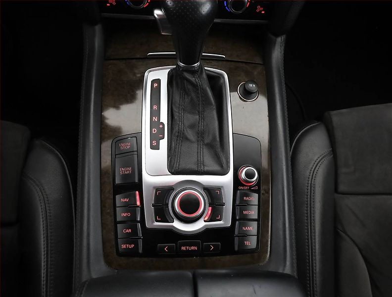 Audi Q7 (2009) S-Line 4.2 FSI , 4X4, Automat - fotka 11 z 17