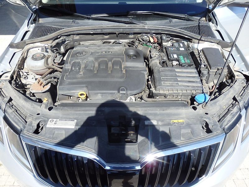 Škoda Octavia 1.6 TDI KLIMATIZACE, 4x4 - fotka 16 z 17