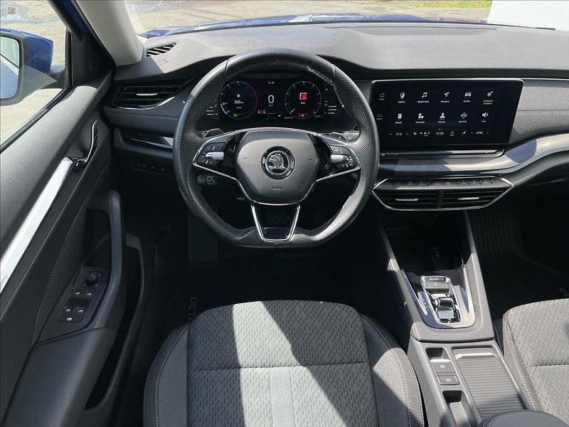 Škoda Octavia 2,0 TDI DSG 4x4 Style Plus LED - fotka 7 z 23