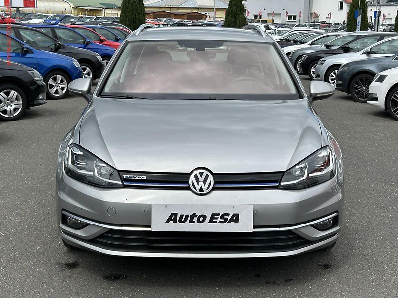 Volkswagen Golf (2018) 1.5TSI, ČR, Comfortline, LED - fotka 2 z 18