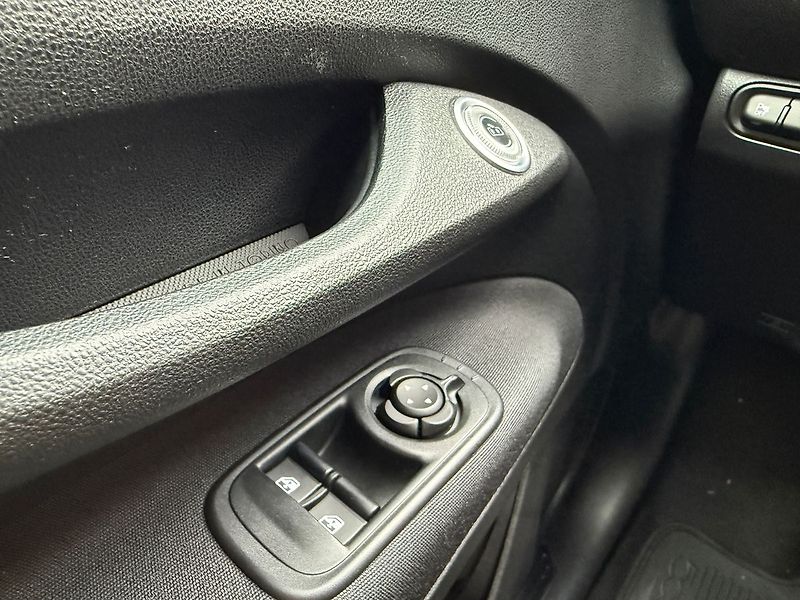 Fiat 500 Icon Plus 42kWh  REZERVACE - fotka 29 z 34
