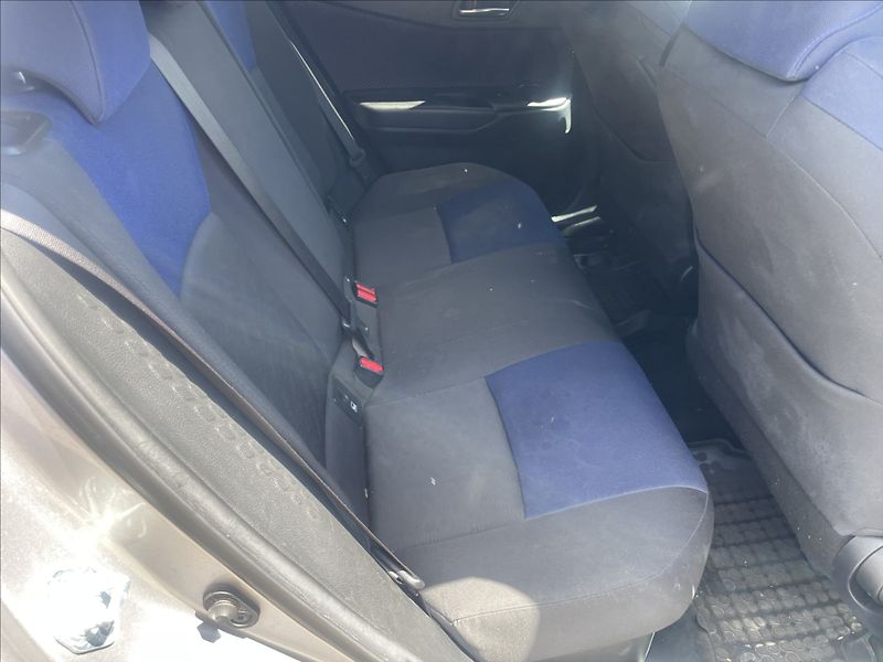 Toyota C-HR 1,8 i 73kw Hybrid e-CVT - fotka 12 z 34