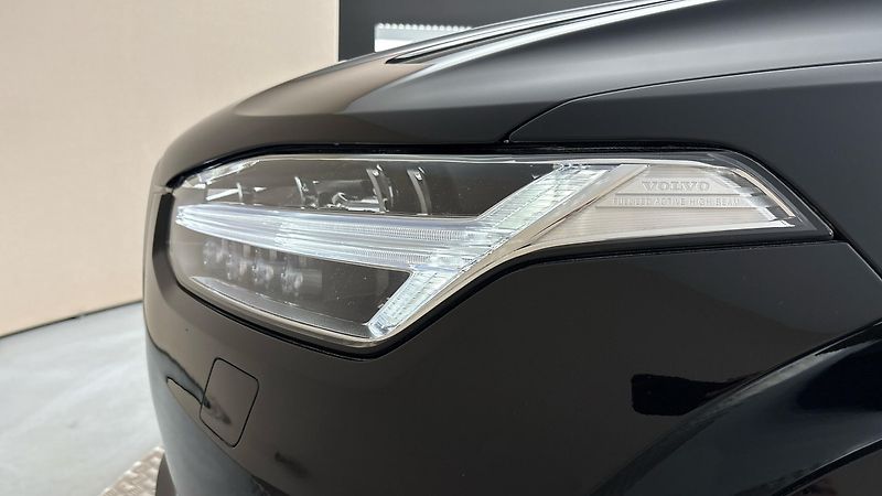 Volvo XC90 2.0 B5 AUT AWD Plus Bright - fotka 18 z 32