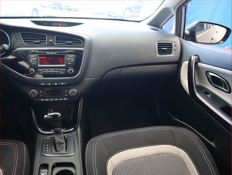 Kia Ceed (2013) Gold 1.6 GDI, Automat - fotka 8 z 19