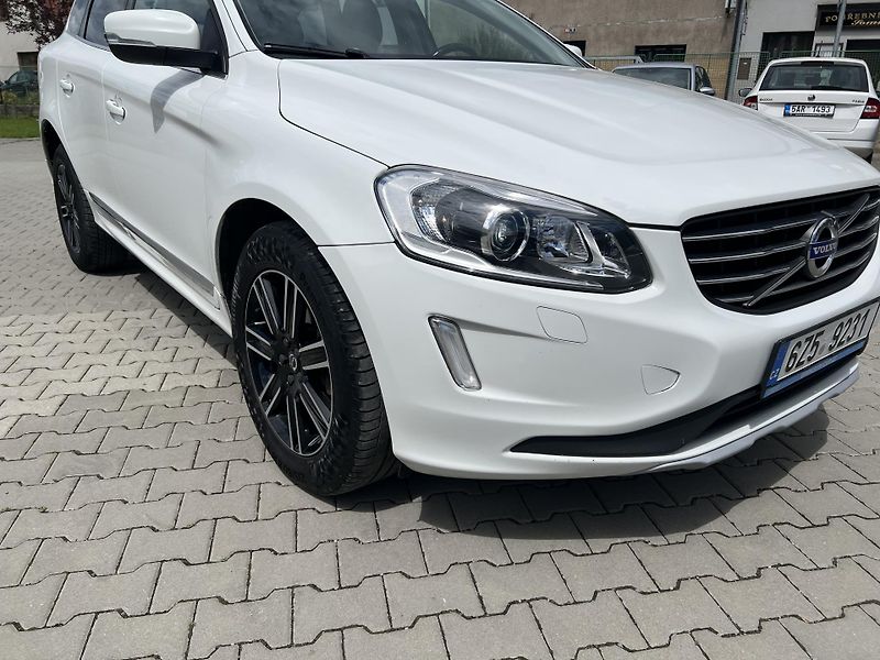 Volvo XC60 2,4 AWD D4 Summum 1.maj.  - fotka 8 z 56