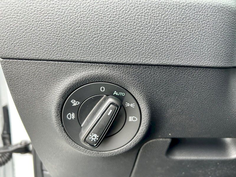 Škoda Karoq (2025) Sportline 2.0 TDI 110 kW DSG - fotka 14 z 35