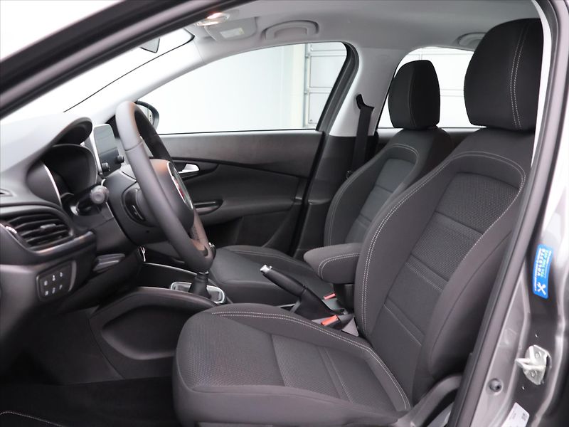 Fiat Tipo 1,4 16V 70kW CZ Street - fotka 11 z 34