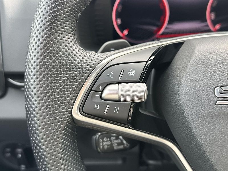 Škoda Karoq (2025) 2.0 TDI 4x4 DSG Sportline - fotka 14 z 36