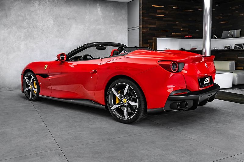 Ferrari Portofino M - fotka 8 z 20