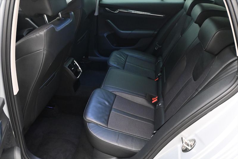 Škoda Octavia 2,0 TDI 110kW DSG Style Záruka - fotka 14 z 30