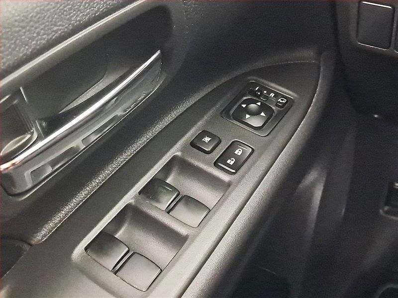 Mitsubishi Outlander (2016) 2.2 DI-D, 4X4, 7 míst, ČR - fotka 15 z 20