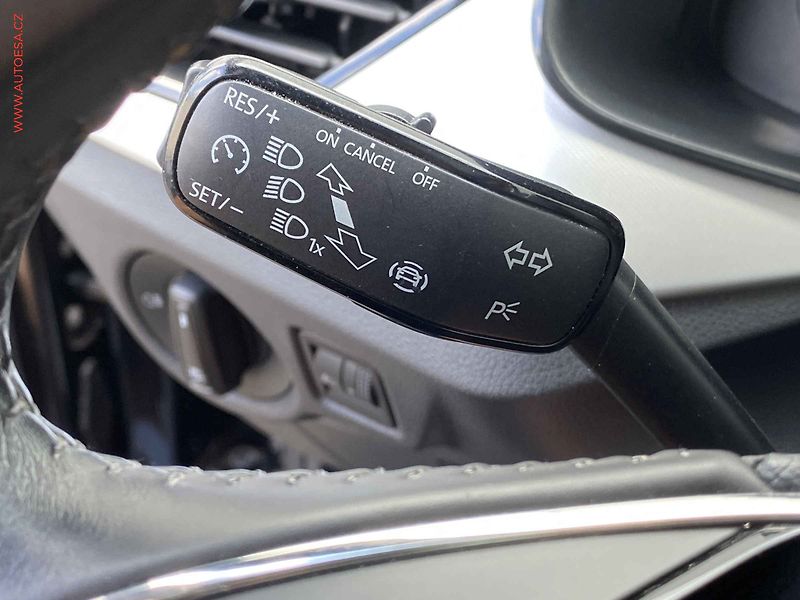 Škoda Kamiq (2020) 1.0 TSi, Drive, panor - fotka 13 z 18