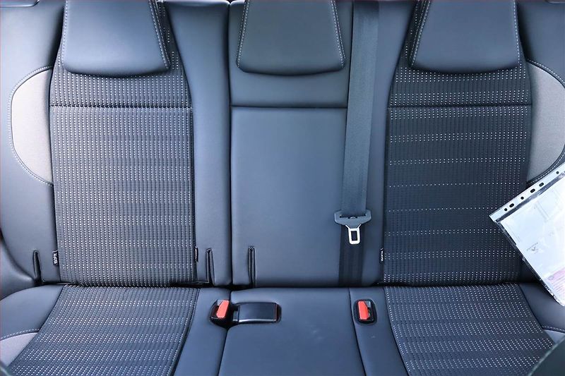 Peugeot 2008 (2019) 1.2 PureTech, Serv.kniha, Navi - fotka 10 z 25