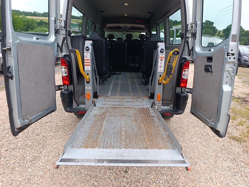 Opel Movano (2009) 2.5 CDTI 9míst - fotka 22 z 28