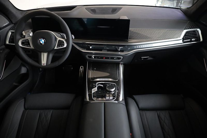BMW X7 xDrive40d - fotka 5 z 21
