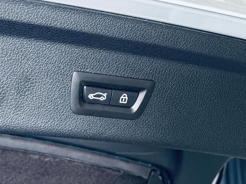 BMW Řada 3 (2015) 335d*X-drive*M-packet*CZ* - fotka 31 z 32