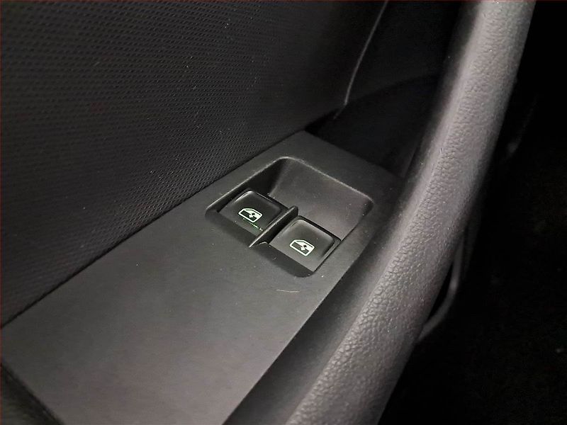 Škoda Rapid (2015) Spaceback 1.2 TSI - fotka 19 z 20