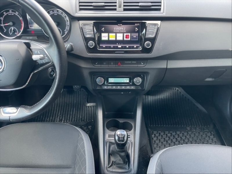 Škoda Fabia 1,0 TSI 70 Ambition - fotka 10 z 11