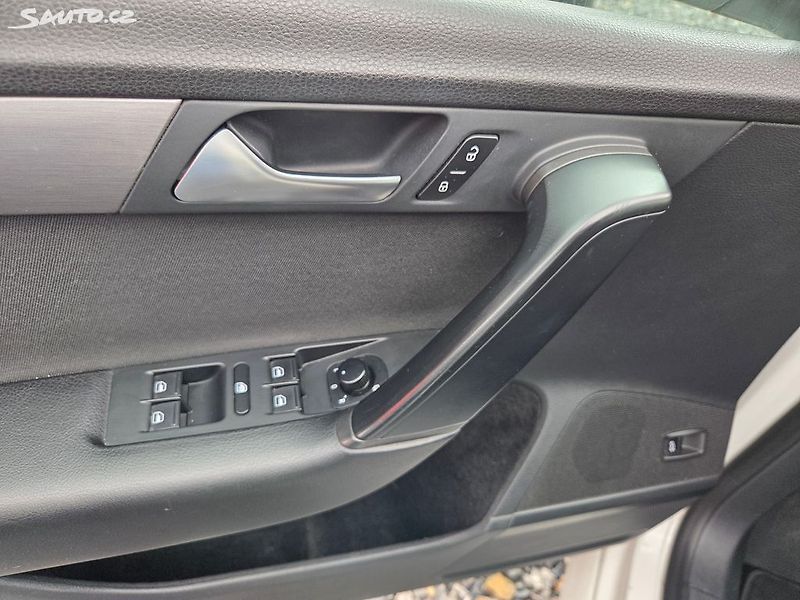 Volkswagen Passat (2011) 1.4i CNG Automat Nová STK - fotka 23 z 23