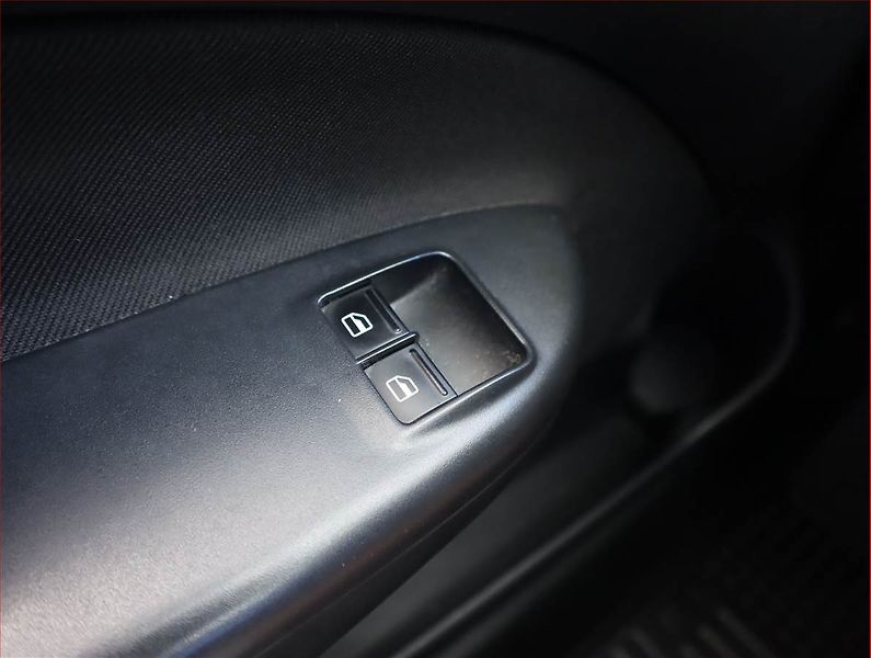 Škoda Octavia (2012) 1.6, Serv.kniha, Tempomat - fotka 13 z 16