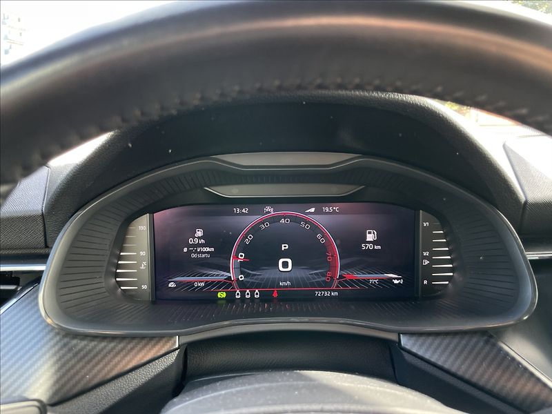 Škoda Kamiq 1,5 TSI DSG Monte Carlo - fotka 9 z 24