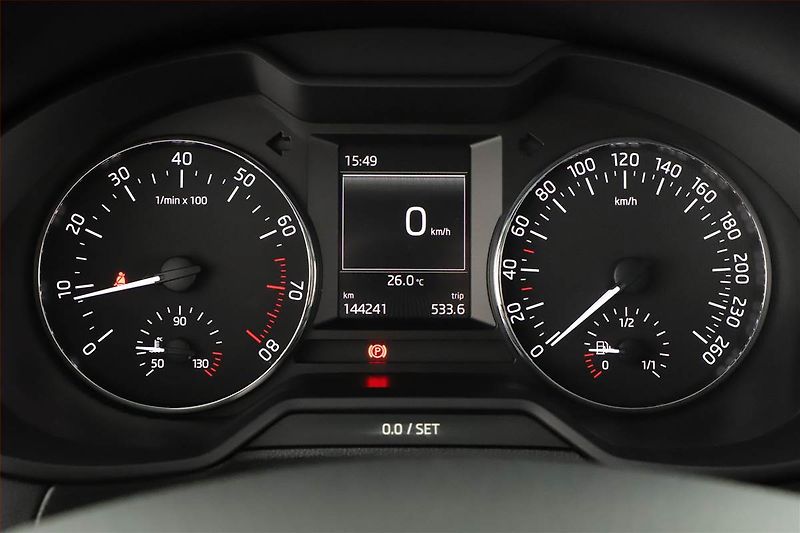 Škoda Octavia (2014) 1.8 TSI, Bi-Xenony, Tempomat - fotka 8 z 17