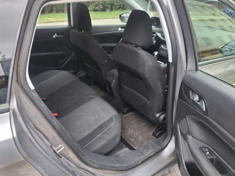 Peugeot 308 SW 1,6 1UK2639 - fotka 20 z 27
