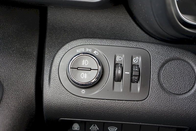 Opel Combo (2023) CDTI 96 kW N1 Elegance - fotka 22 z 27