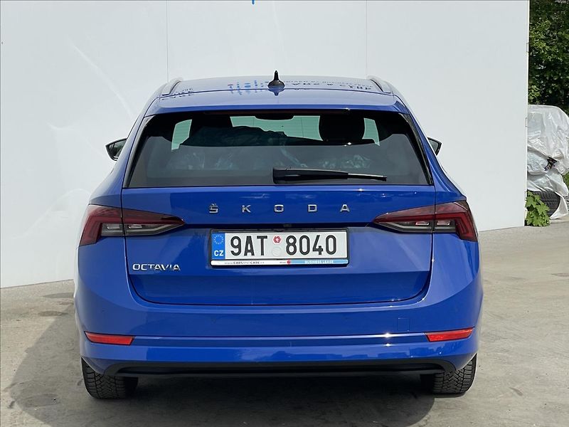 Škoda Octavia 2,0 TDI DSG Style Plus TAŽNÉ - fotka 22 z 22