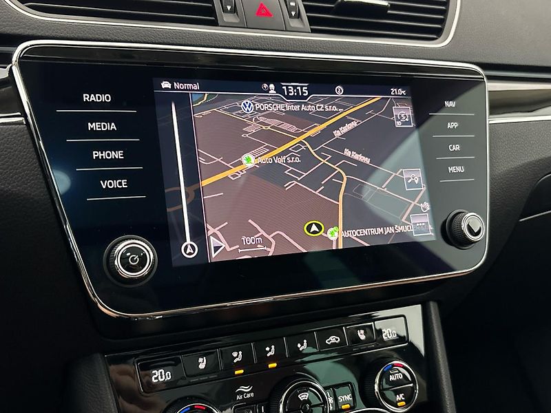 Škoda Superb L&K DSG - fotka 25 z 30