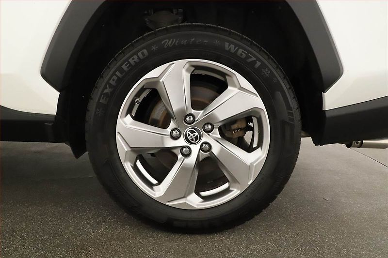Toyota RAV4 (2021) Comfort 2.5 Hybrid - fotka 18 z 18