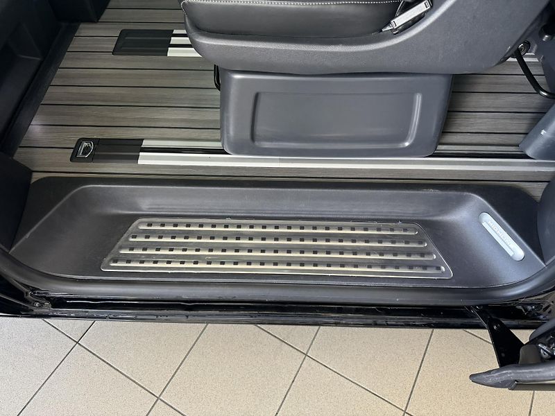 Volkswagen Multivan 2,0TDI DSG 4Motion Highline - fotka 28 z 37