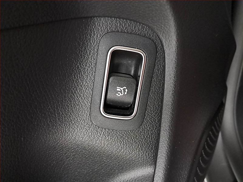 Mercedes-Benz CLA (2020) 180 - fotka 20 z 23