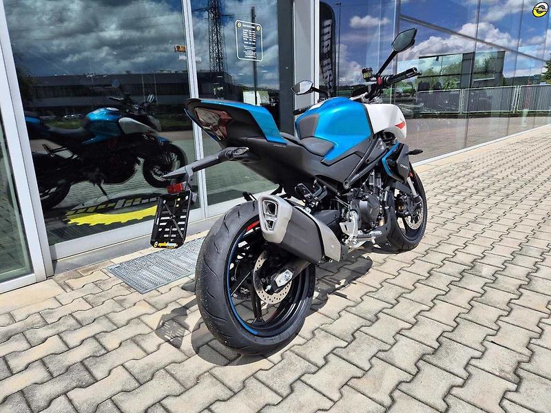 CFMOTO 450 NK (2026) E5+ - fotka 4 z 19
